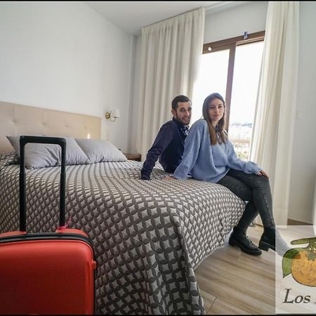 Hostal Y Apartamento Rural Los Naranjos Melegis Kültér fotó