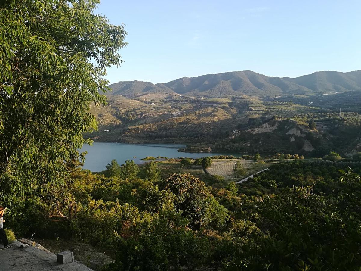 Hostal Y Apartamento Rural Los Naranjos Melegis Kültér fotó