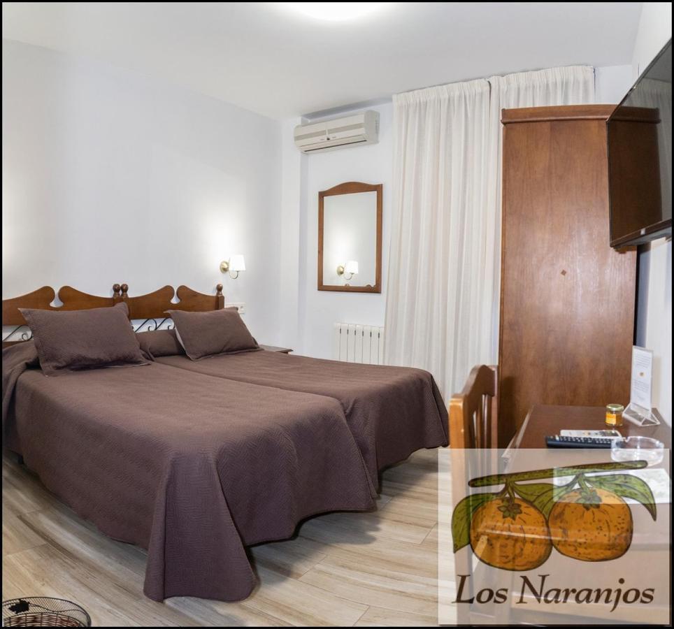 Hostal Y Apartamento Rural Los Naranjos Melegis Kültér fotó