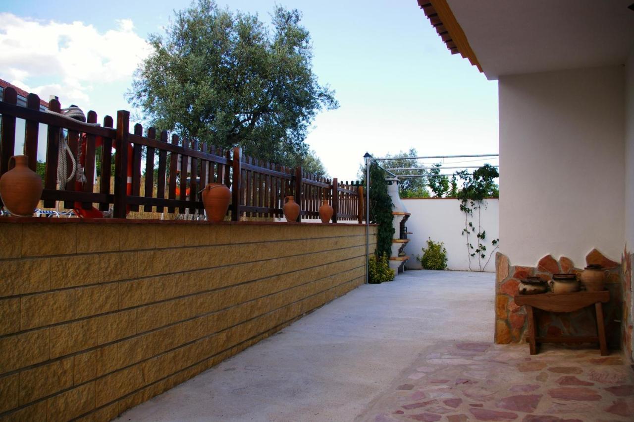 Hostal Y Apartamento Rural Los Naranjos Melegis Kültér fotó