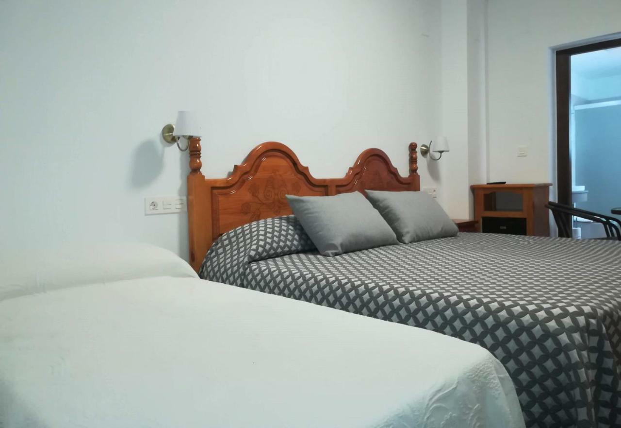 Hostal Y Apartamento Rural Los Naranjos Melegis Kültér fotó