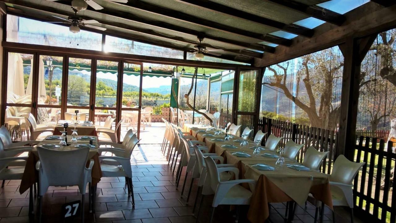 Hostal Y Apartamento Rural Los Naranjos Melegis Kültér fotó
